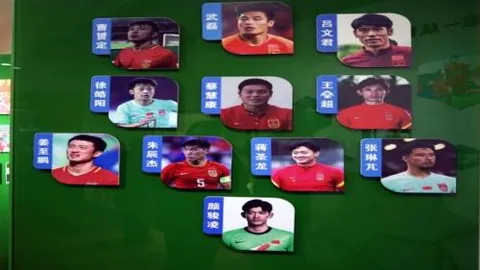 “英超霸主之途：水晶宫12胜10负领跑，挑战不败神话！”